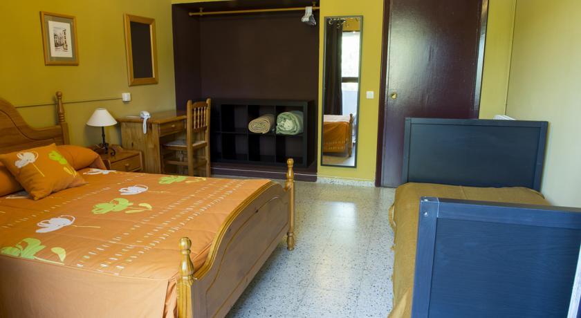 La Casona Del Pinar Albergue Сан-Рафаэль Номер фото