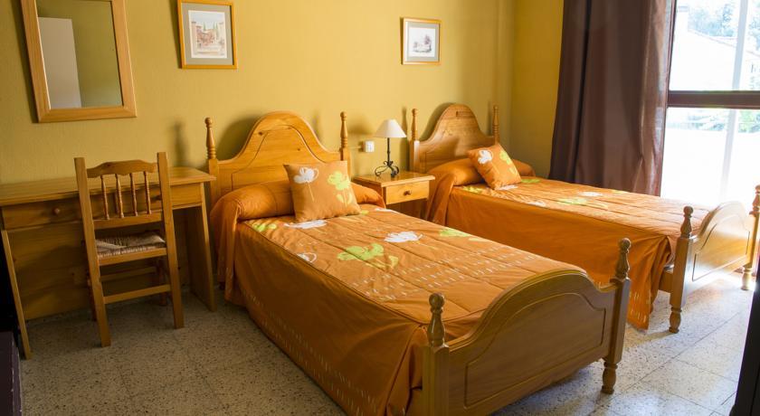 La Casona Del Pinar Albergue Сан-Рафаэль Номер фото