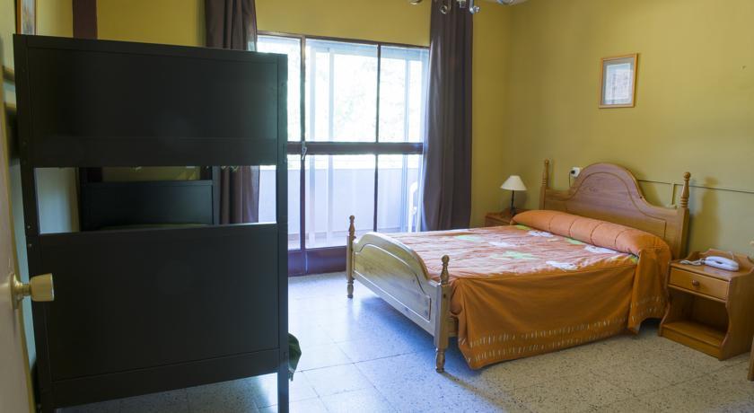 La Casona Del Pinar Albergue Сан-Рафаэль Номер фото