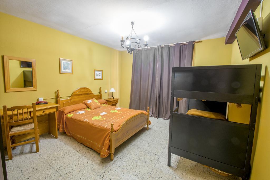 La Casona Del Pinar Albergue Сан-Рафаэль Экстерьер фото