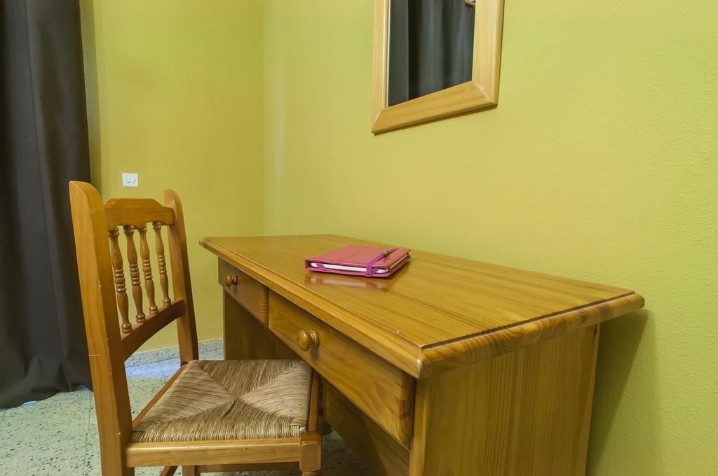 La Casona Del Pinar Albergue Сан-Рафаэль Номер фото